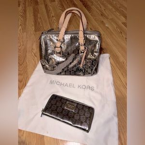 Michael Kors Purse & Matching Wallet🤍